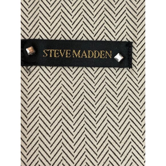 Steve Madden Red Faux Leather Glossy Zippered Tablet Case With Gold Logo Plate - Picture 12 of 14